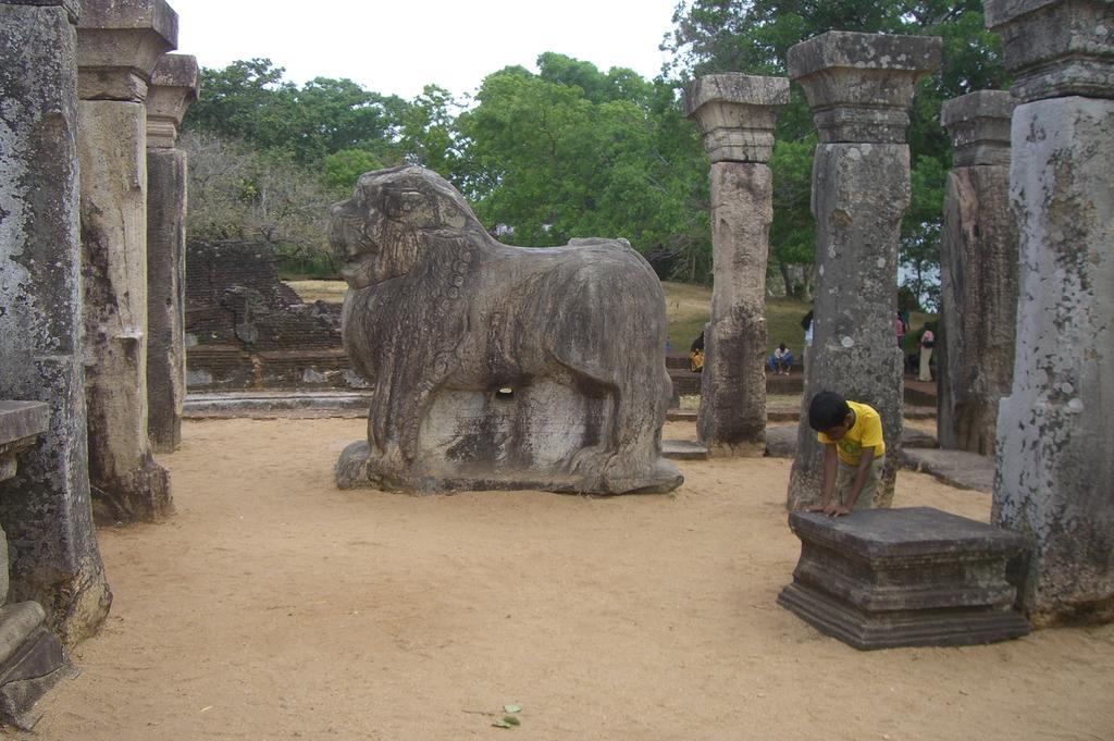 Risenlak Holiday Resort Polonnaruwa Eksteriør bilde