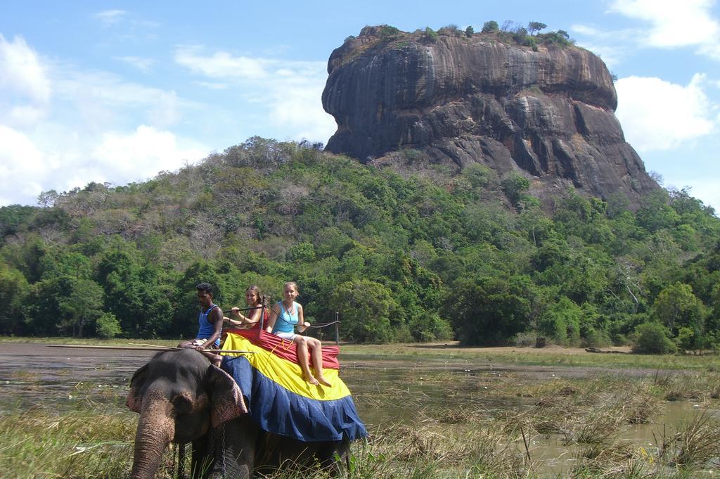 Risenlak Holiday Resort Polonnaruwa Eksteriør bilde